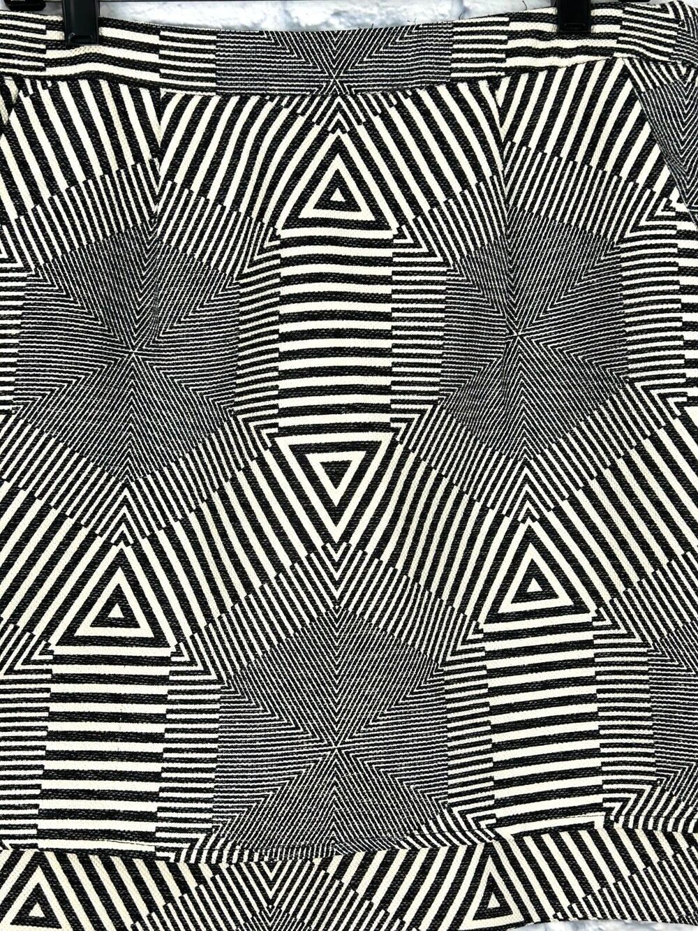 HD In Paris Anthropologie Women Sz MP Petite Black White Geometric Mini Skirt U3 - Picture 7 of 13